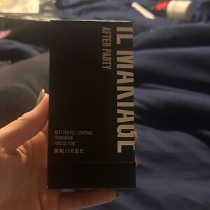 IL MAKIAGE After Party 045 in Sleek Black Box